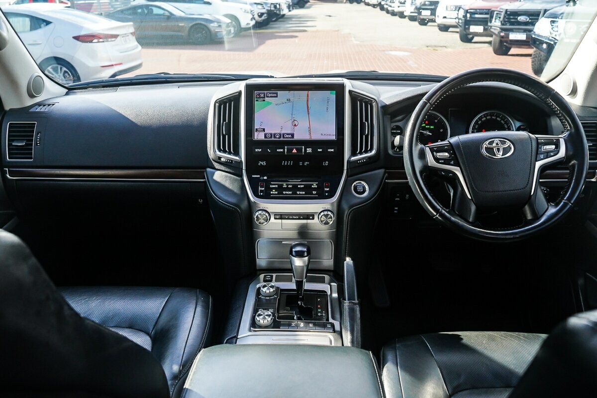 Toyota Landcruiser image 4