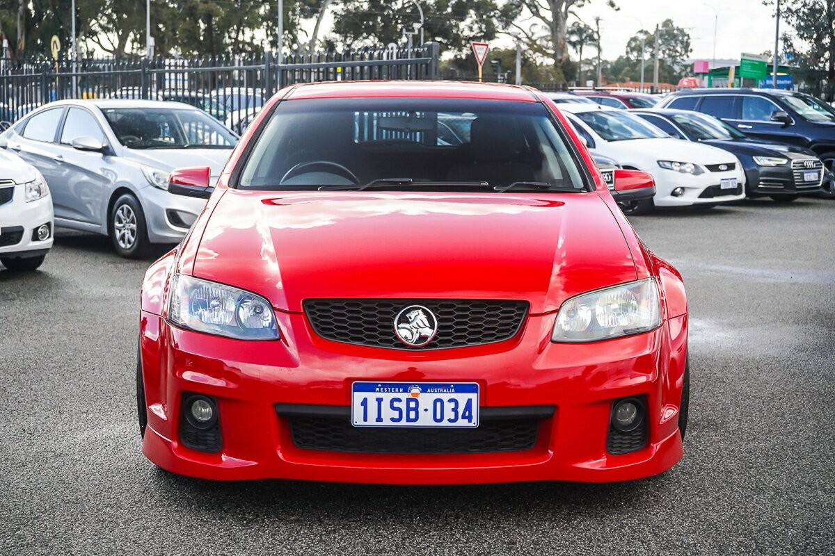Holden Commodore image 3