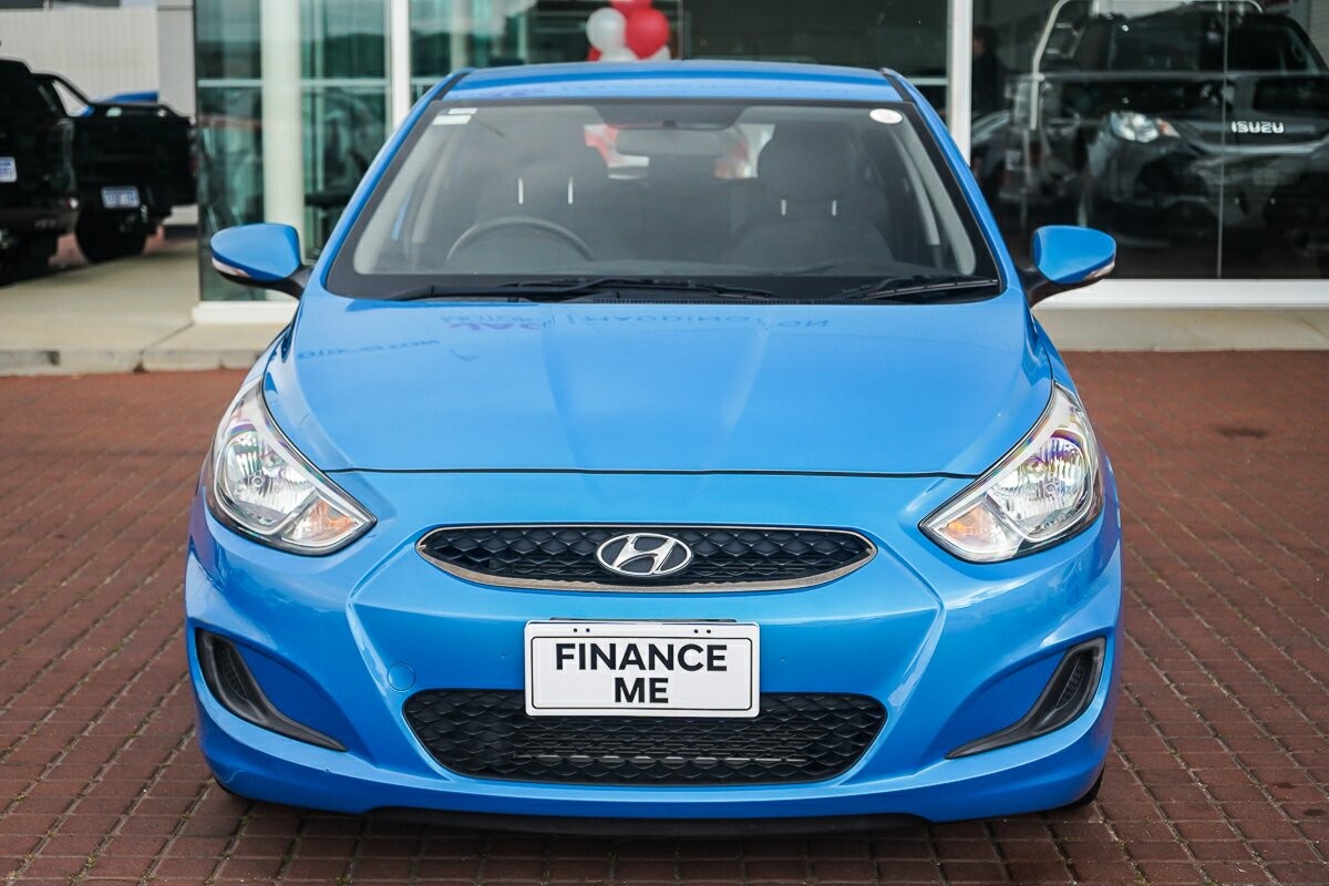 Hyundai Accent image 3