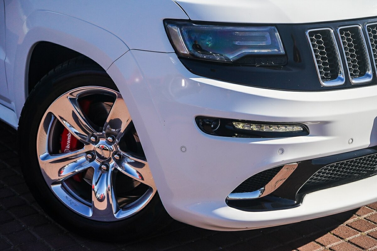 Jeep Grand Cherokee image 2