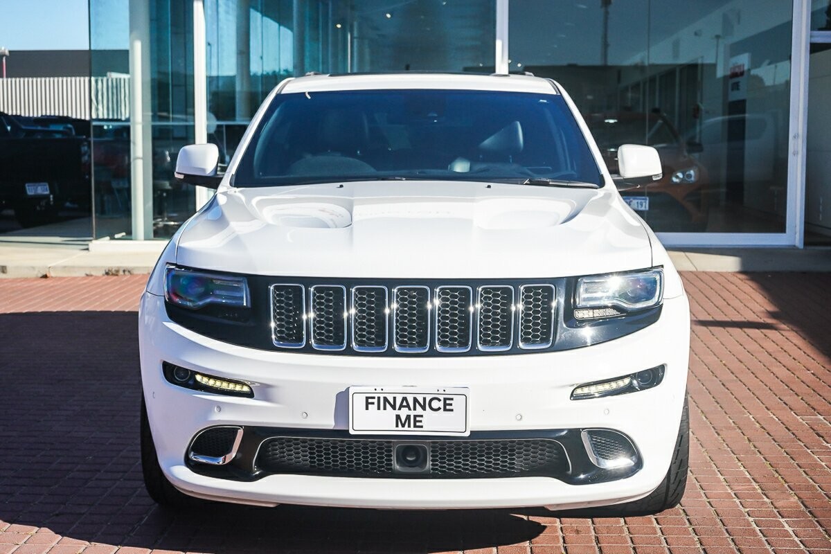 Jeep Grand Cherokee image 3