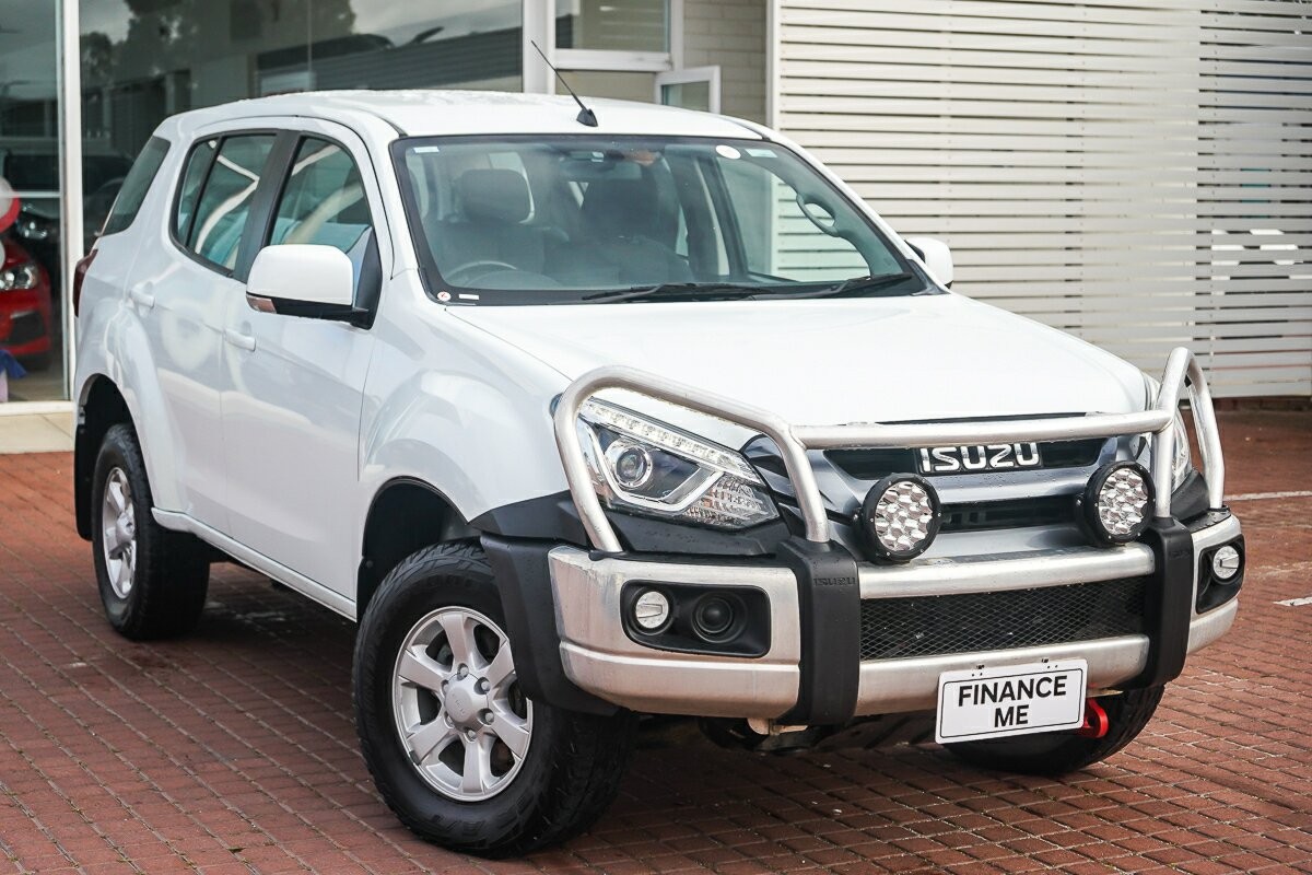 Isuzu Mu-x image 1