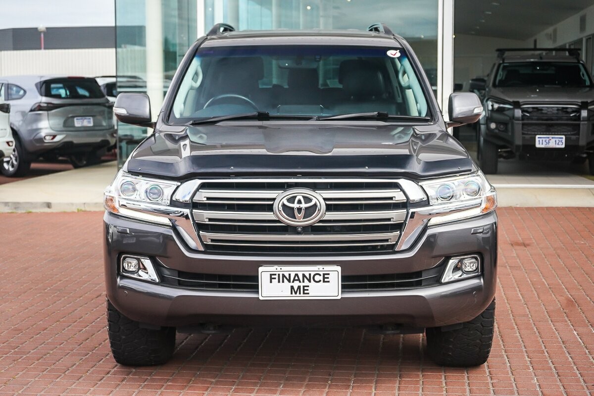 Toyota Landcruiser image 3
