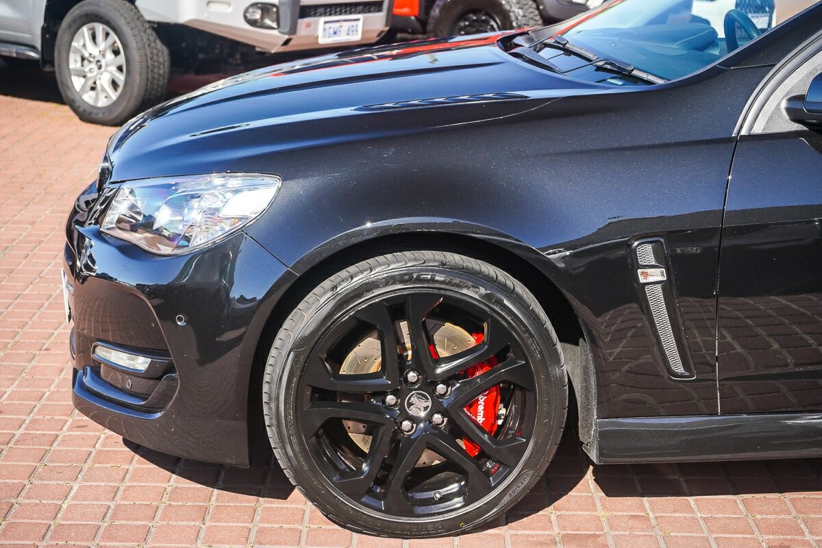 Holden Commodore image 3