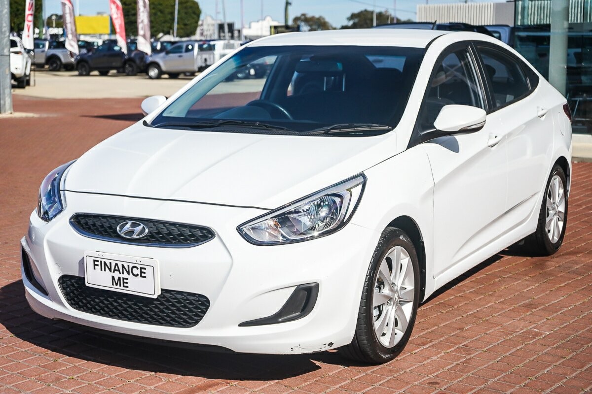 Hyundai Accent image 4