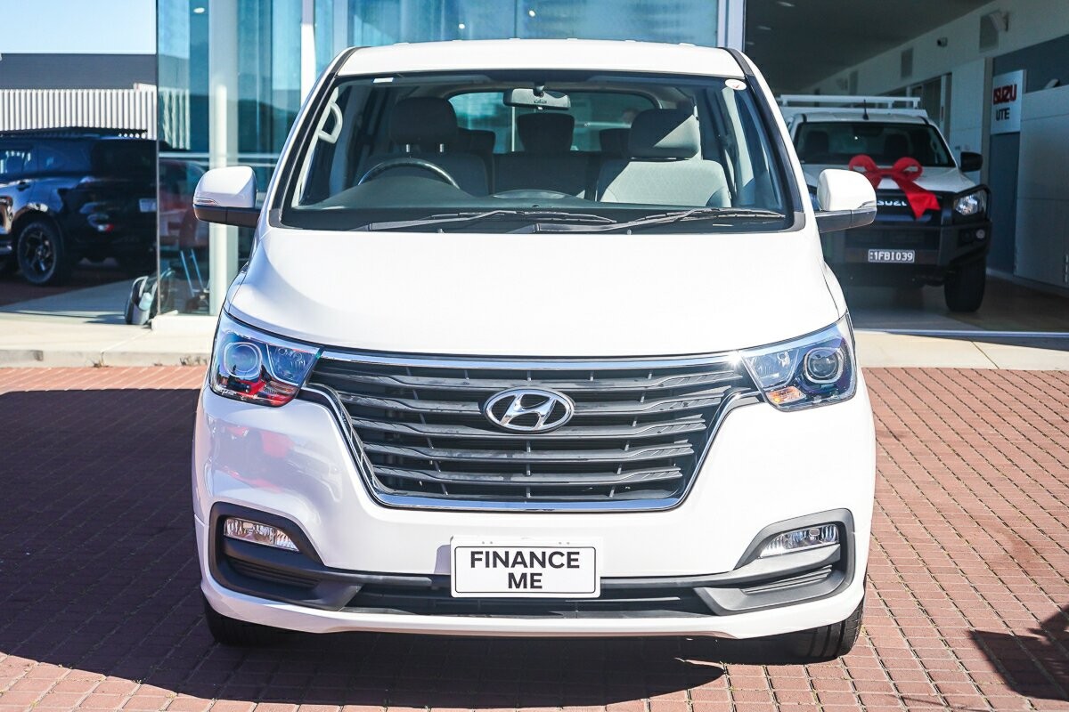 Hyundai Imax image 3