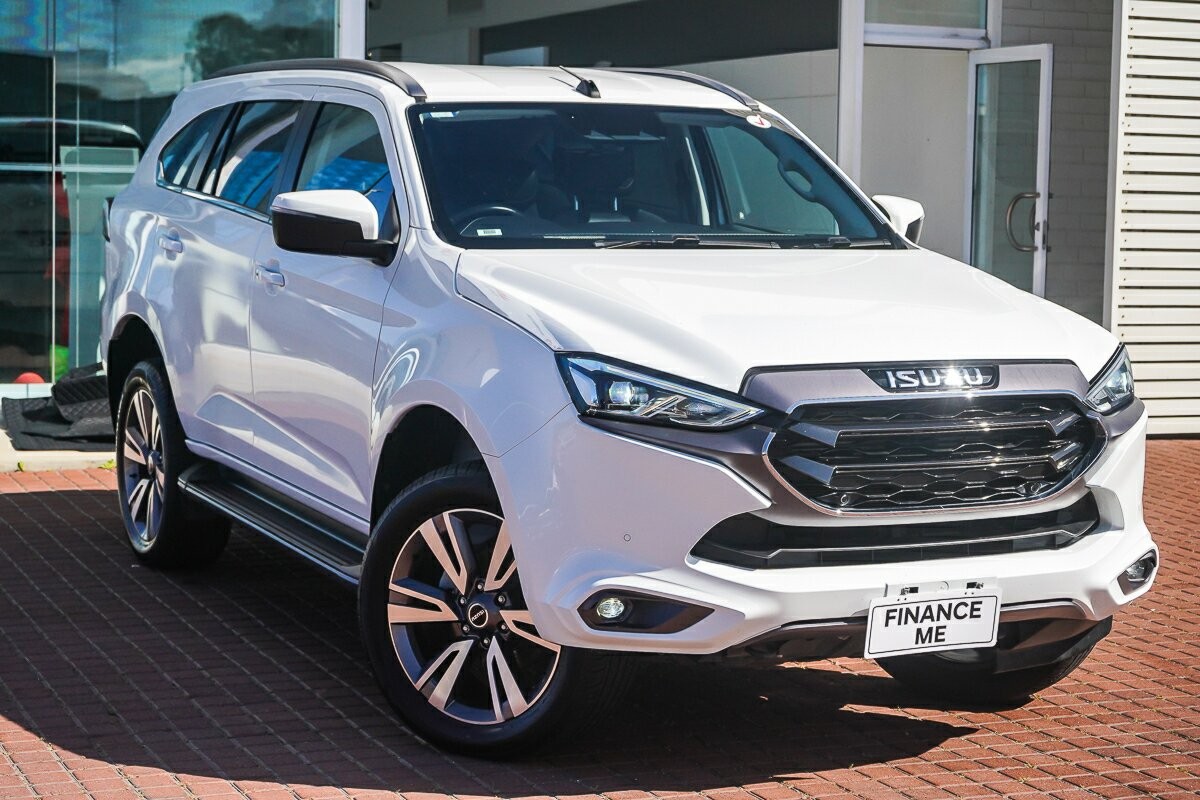 Isuzu Mu-x image 1