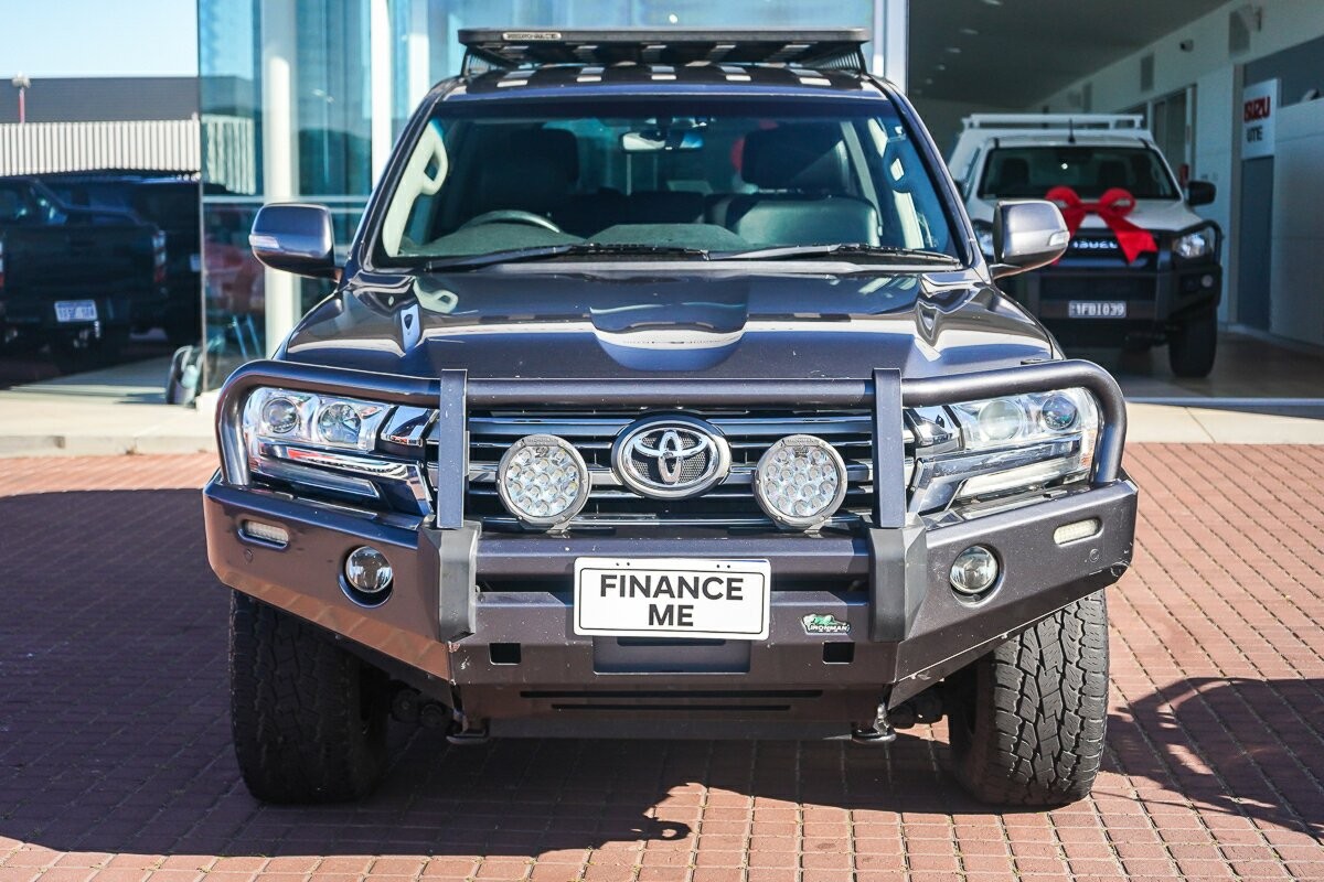 Toyota Landcruiser image 3