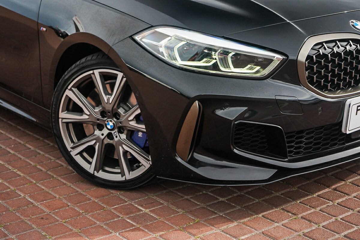 BMW 1 Series image 2