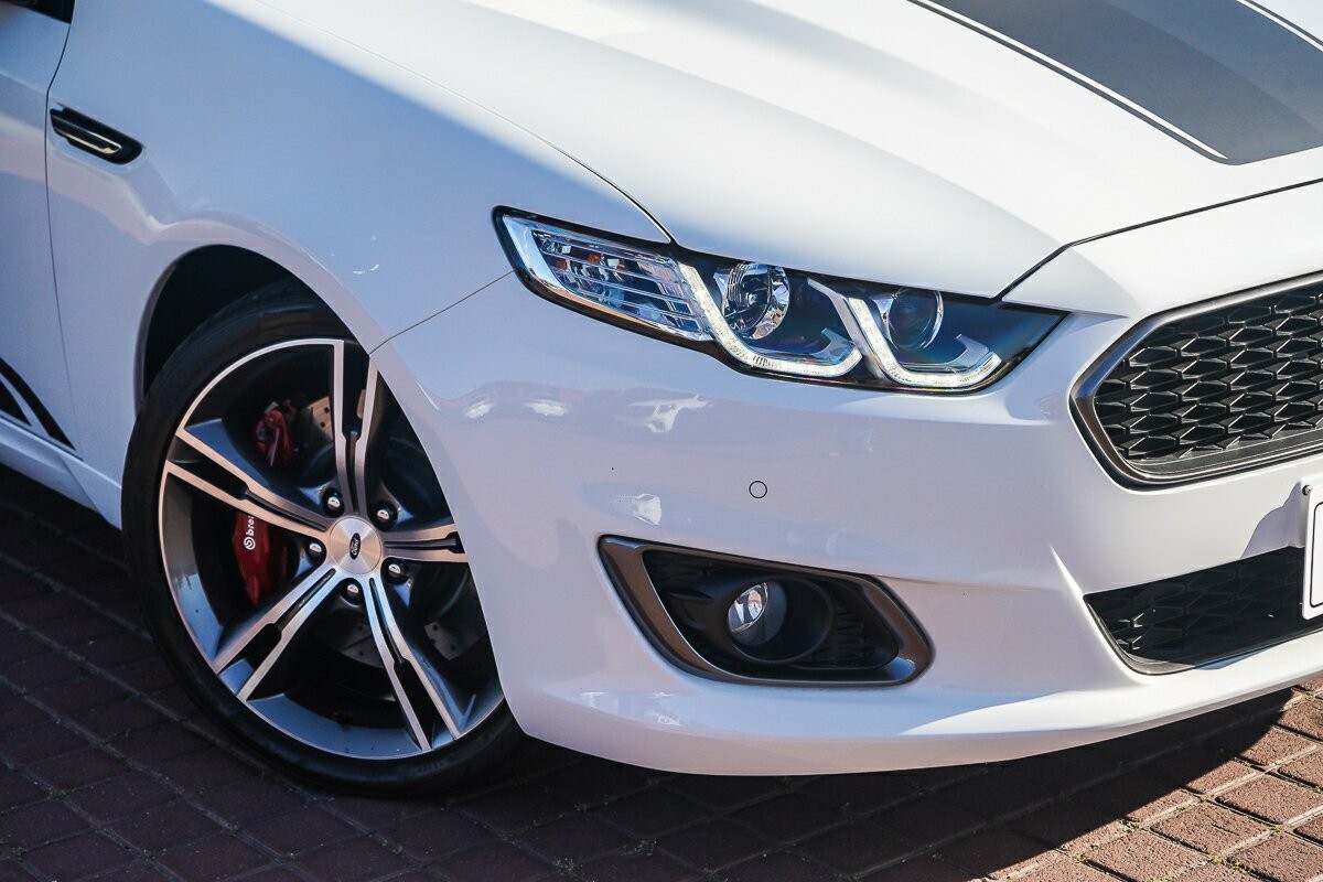 Ford Falcon image 2