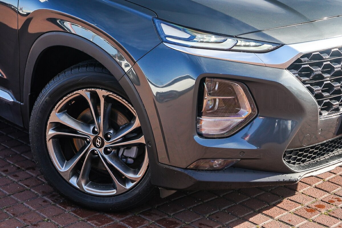 Hyundai Santa Fe image 2