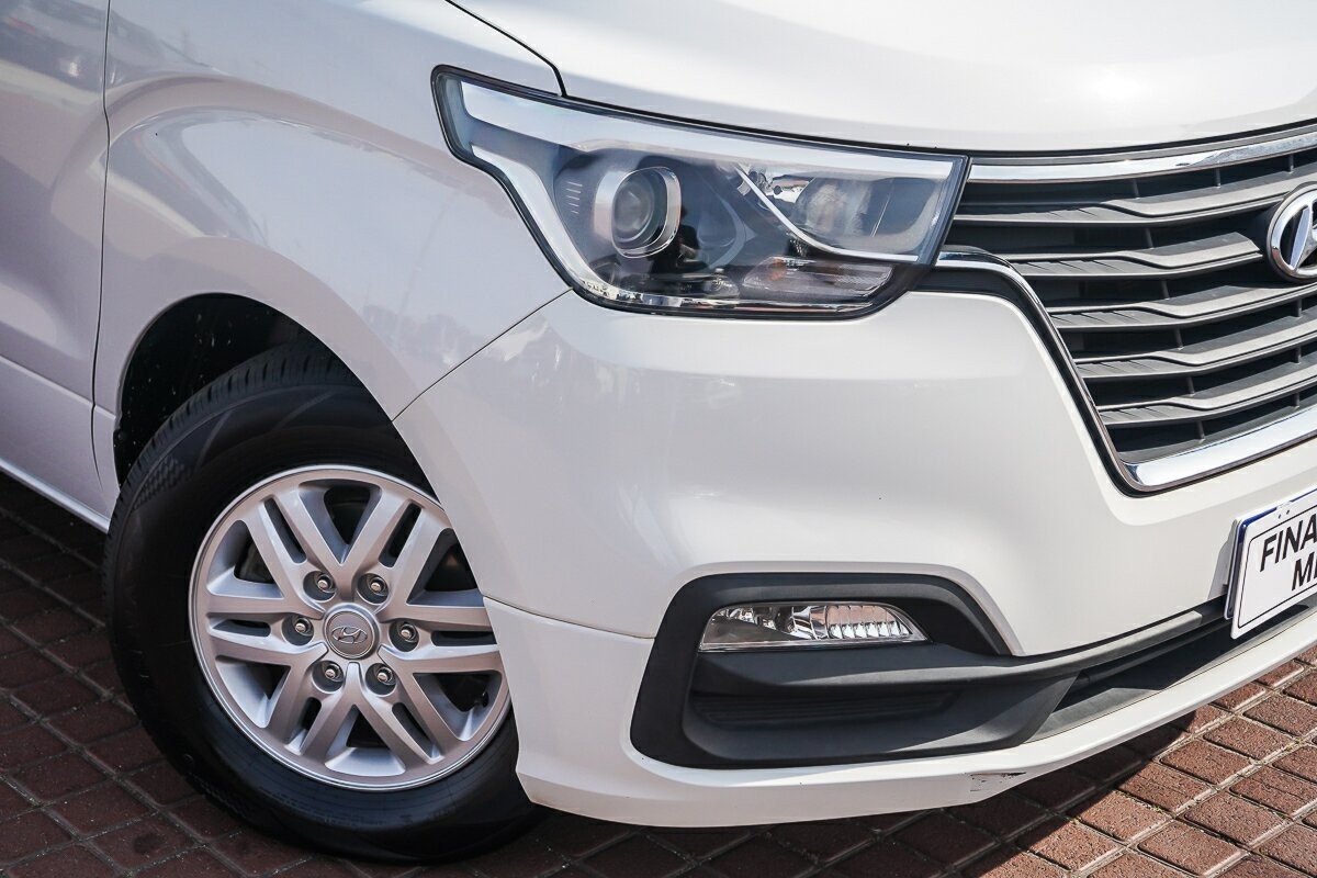 Hyundai Imax image 2