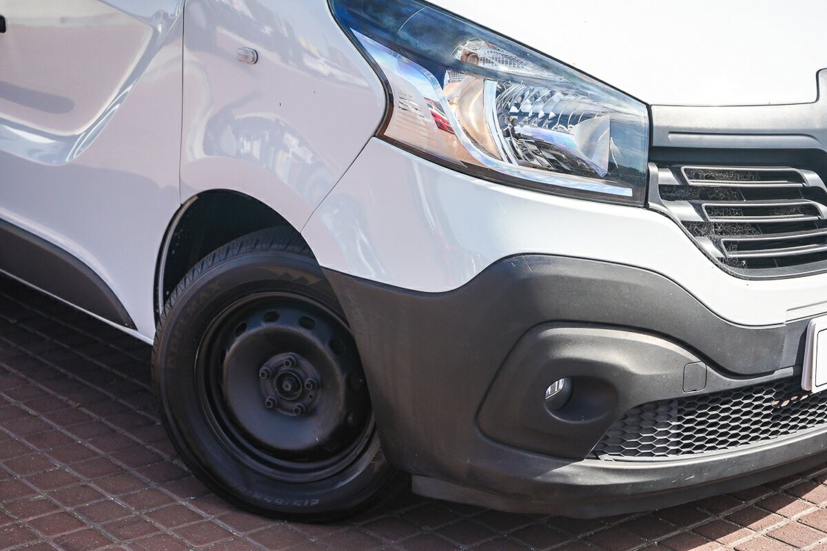 Renault Trafic image 2