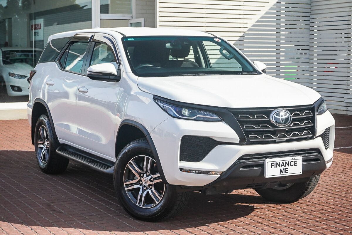 Toyota Fortuner image 1