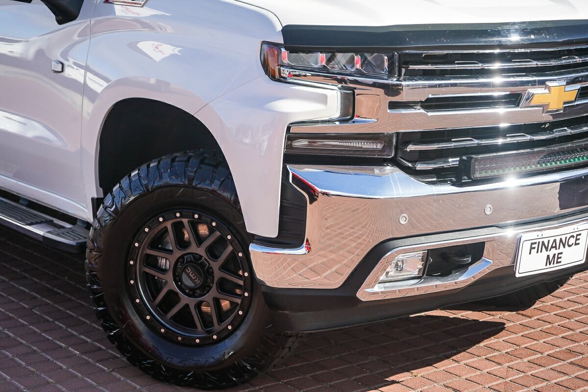 Chevrolet Silverado image 2