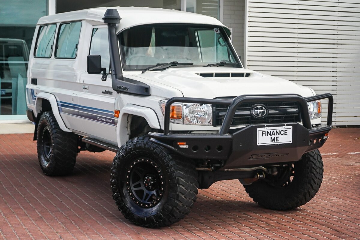Toyota Landcruiser image 1