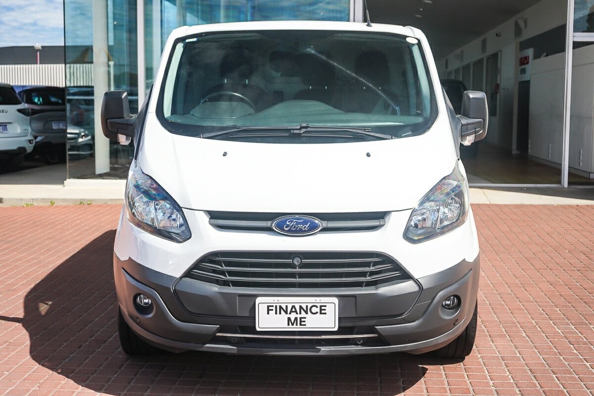 Ford Transit Custom image 3