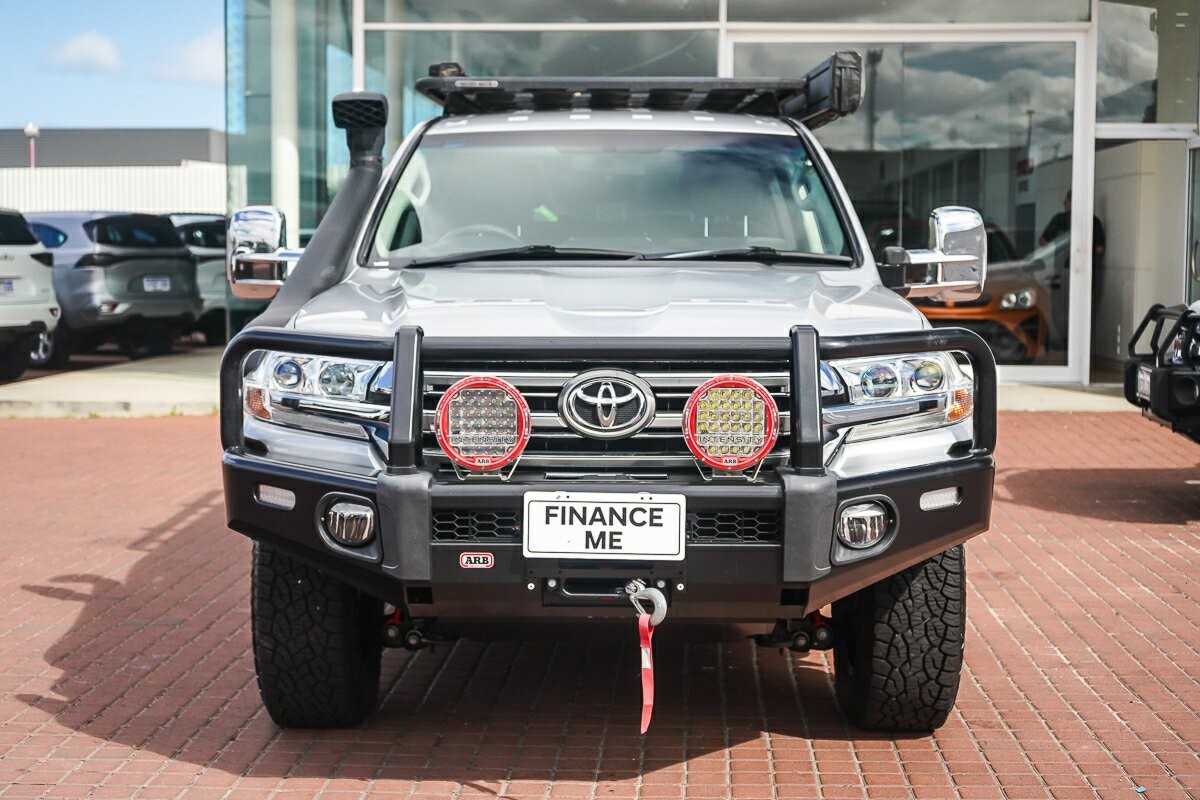 Toyota Landcruiser image 3
