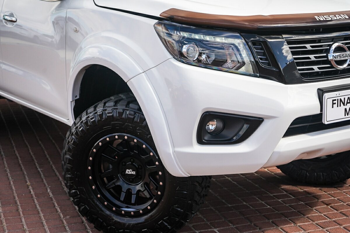 Nissan Navara image 2