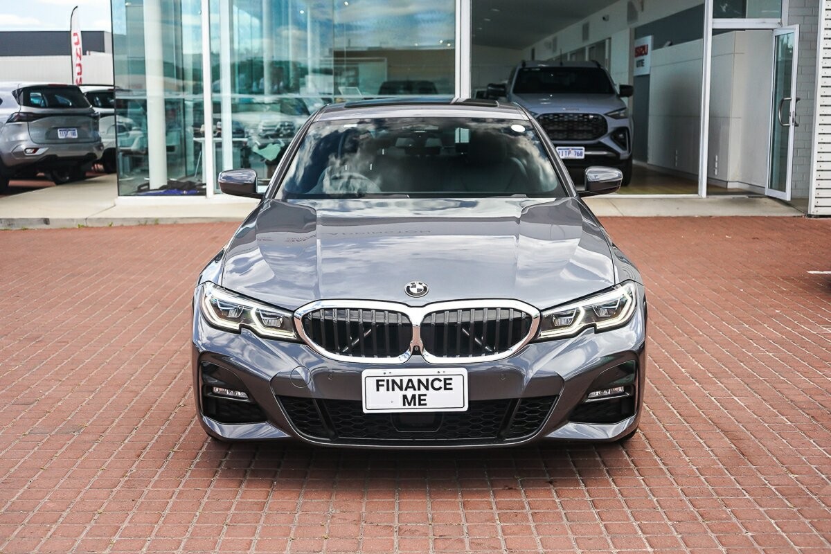 BMW 3 Series image 3