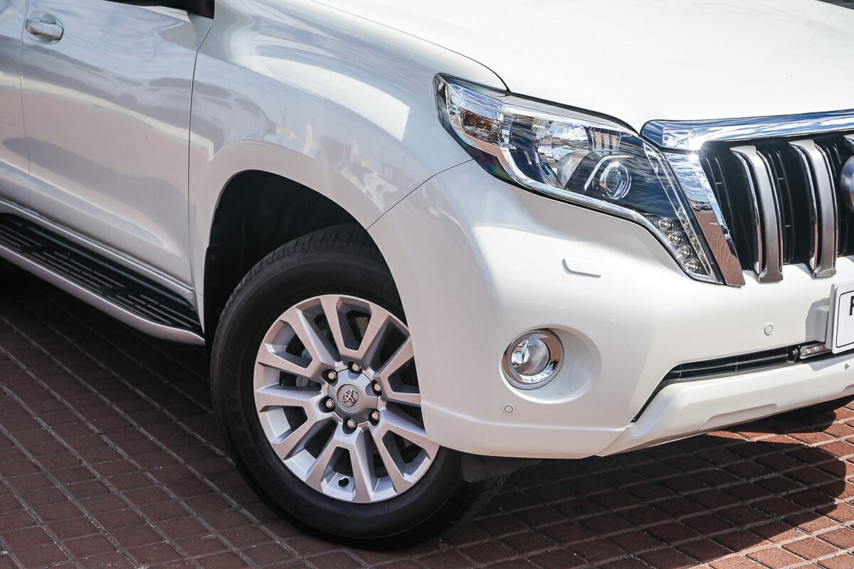 Toyota Landcruiser Prado image 2