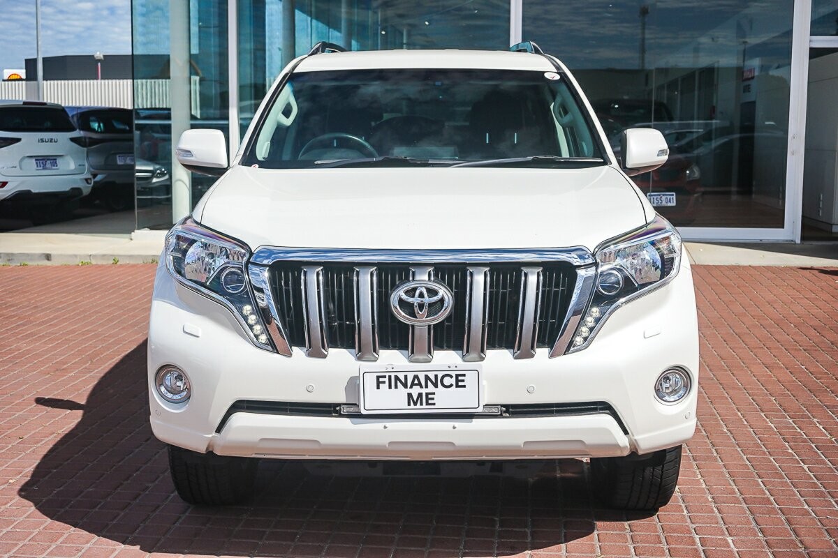Toyota Landcruiser Prado image 3
