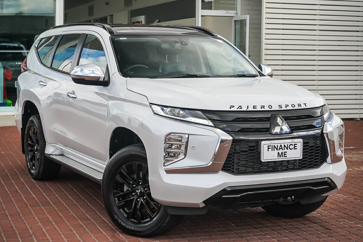 Mitsubishi Pajero Sport image 1