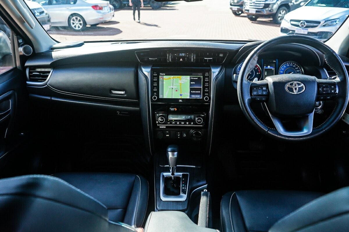 Toyota Fortuner image 4
