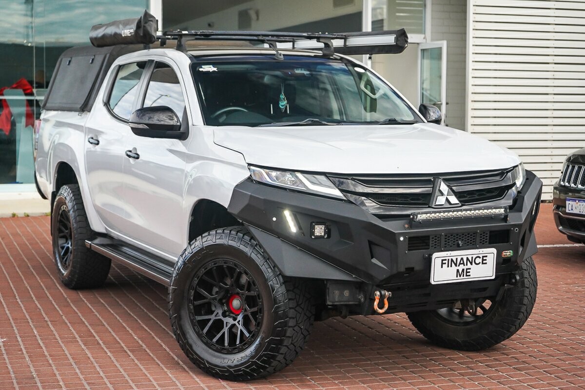 Mitsubishi Triton image 1