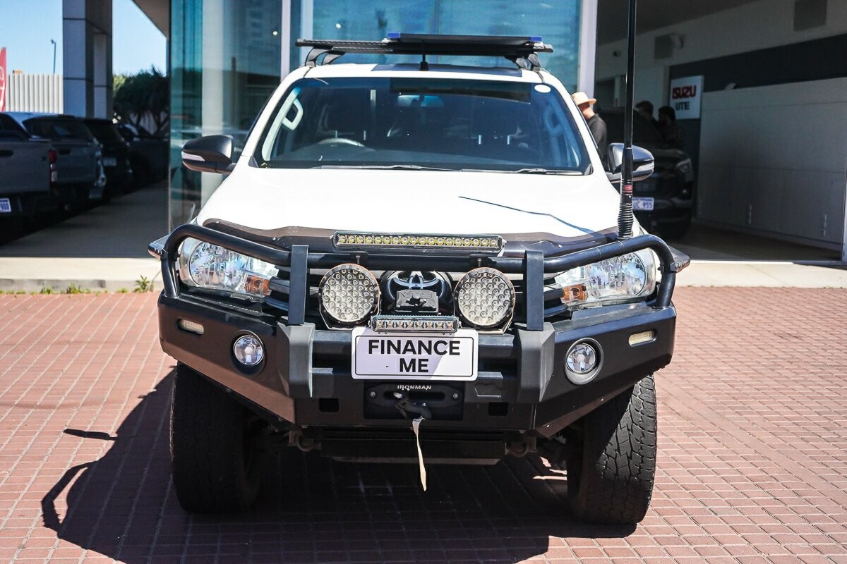 Toyota Hilux image 3