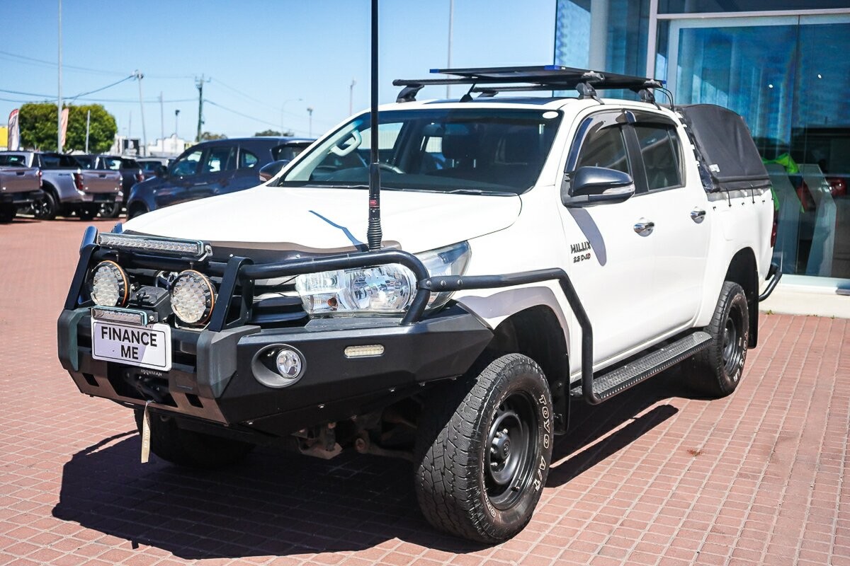 Toyota Hilux image 4