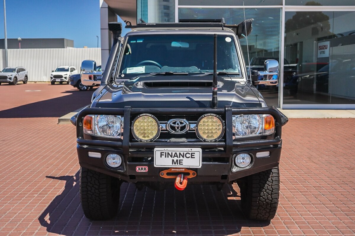 Toyota Landcruiser image 3