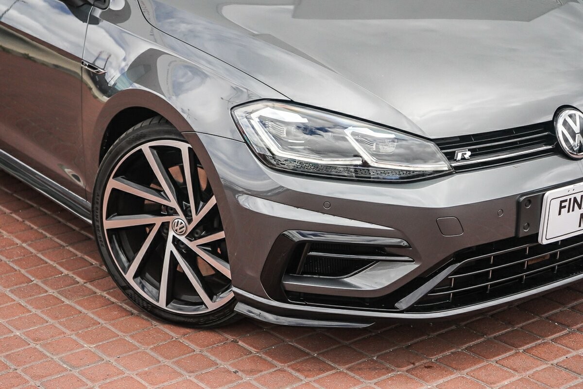 Volkswagen Golf image 2