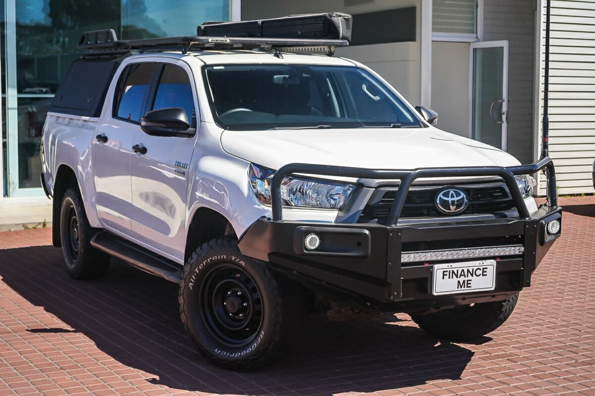 Toyota Hilux image 1