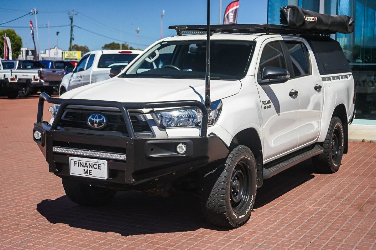 Toyota Hilux image 4