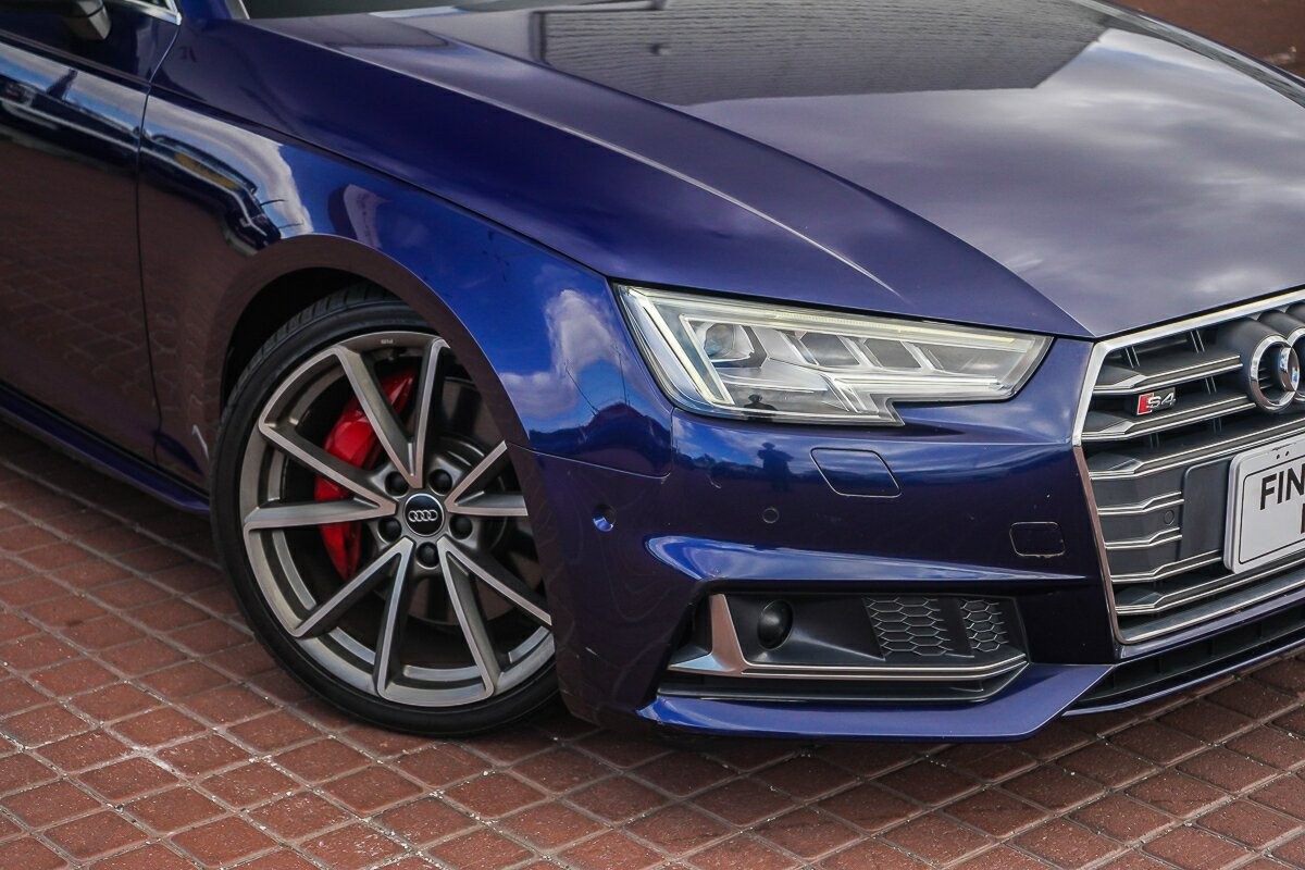 Audi S4 image 2