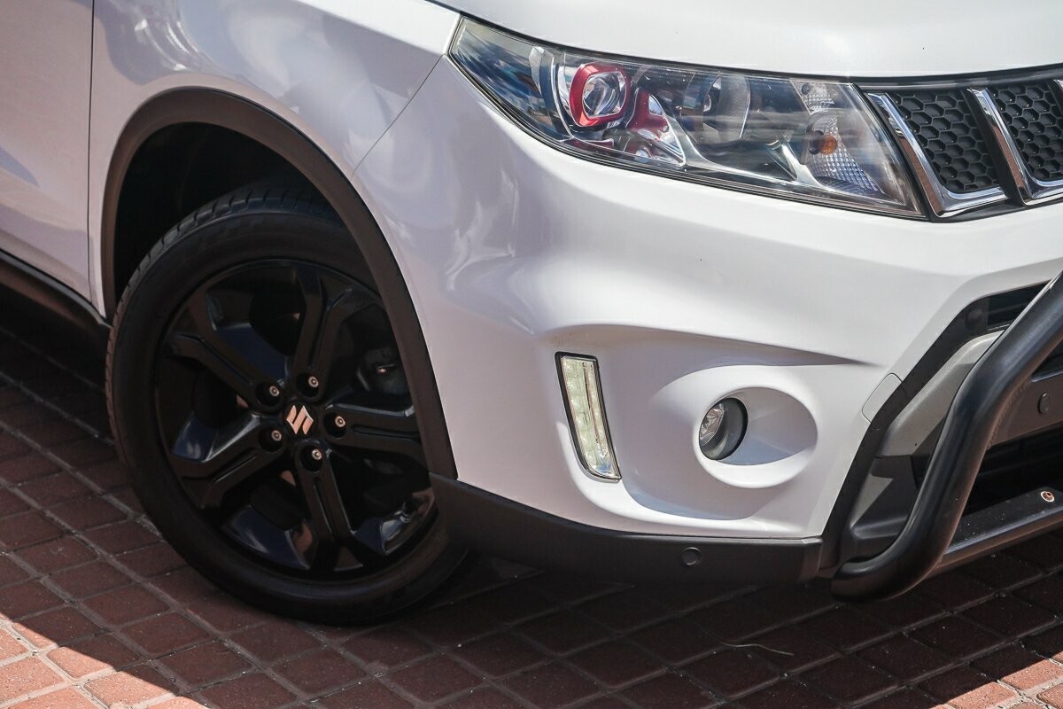 Suzuki Vitara image 2