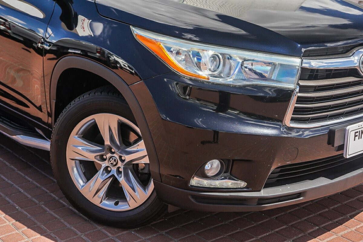 Toyota Kluger image 2