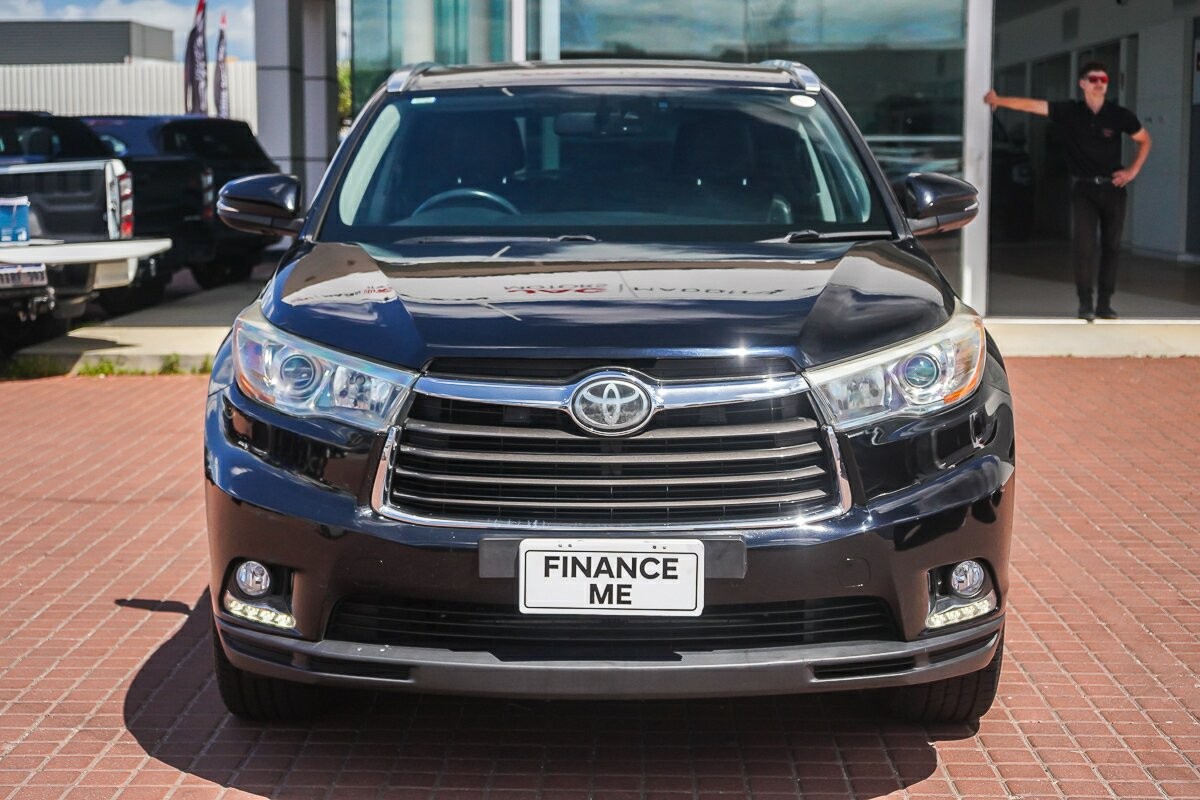 Toyota Kluger image 3