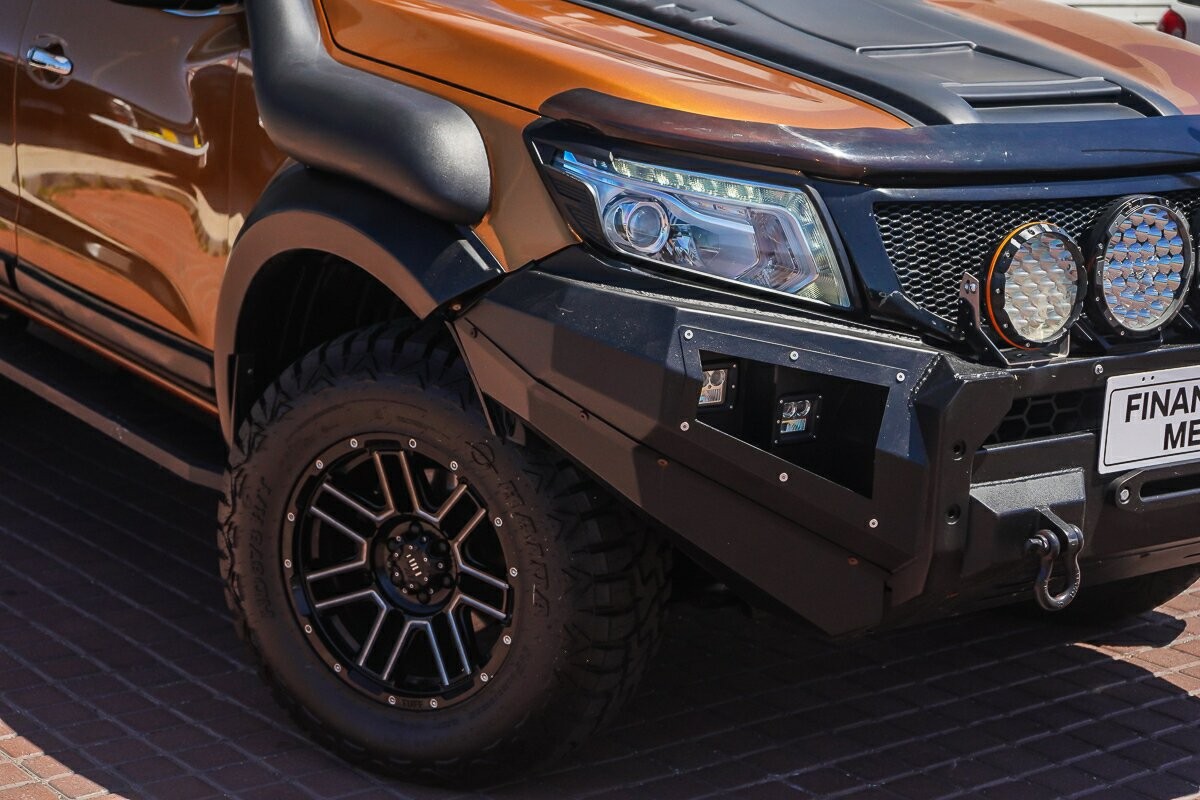 Nissan Navara image 2