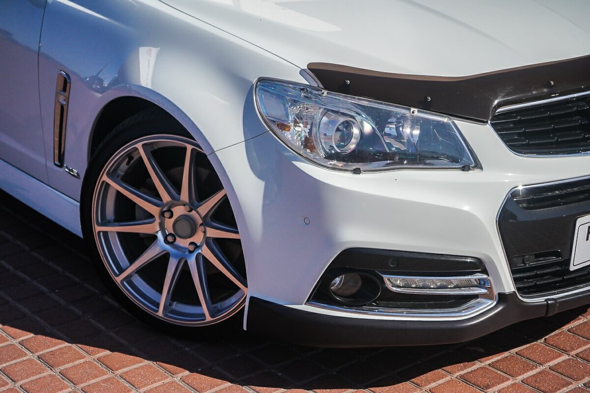 Holden Commodore image 2