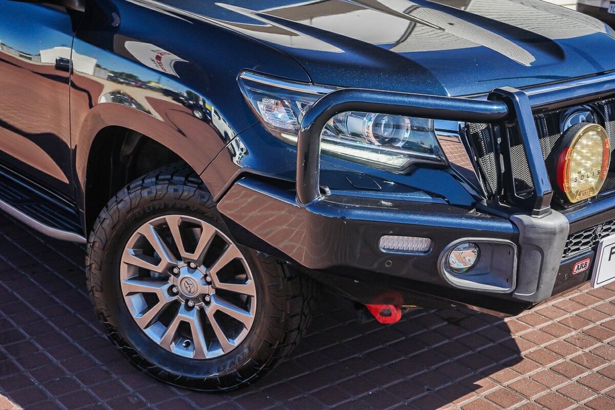 Toyota Landcruiser Prado image 2