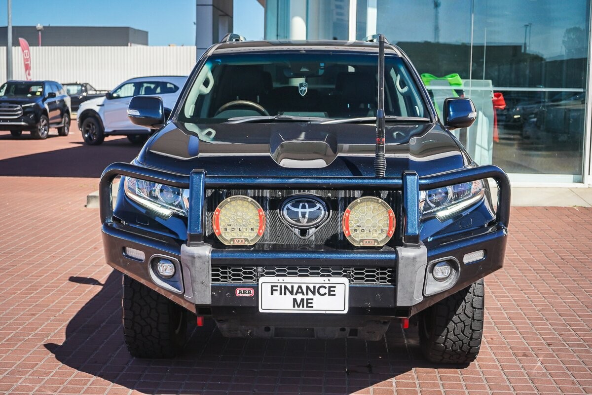 Toyota Landcruiser Prado image 3