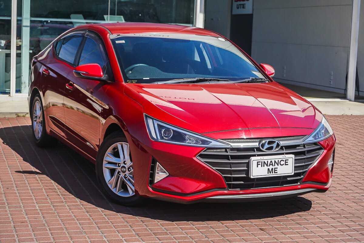 Hyundai Elantra image 1