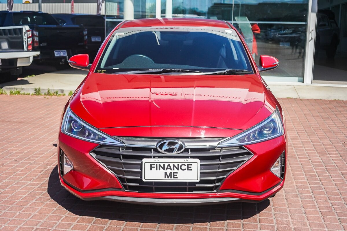Hyundai Elantra image 3