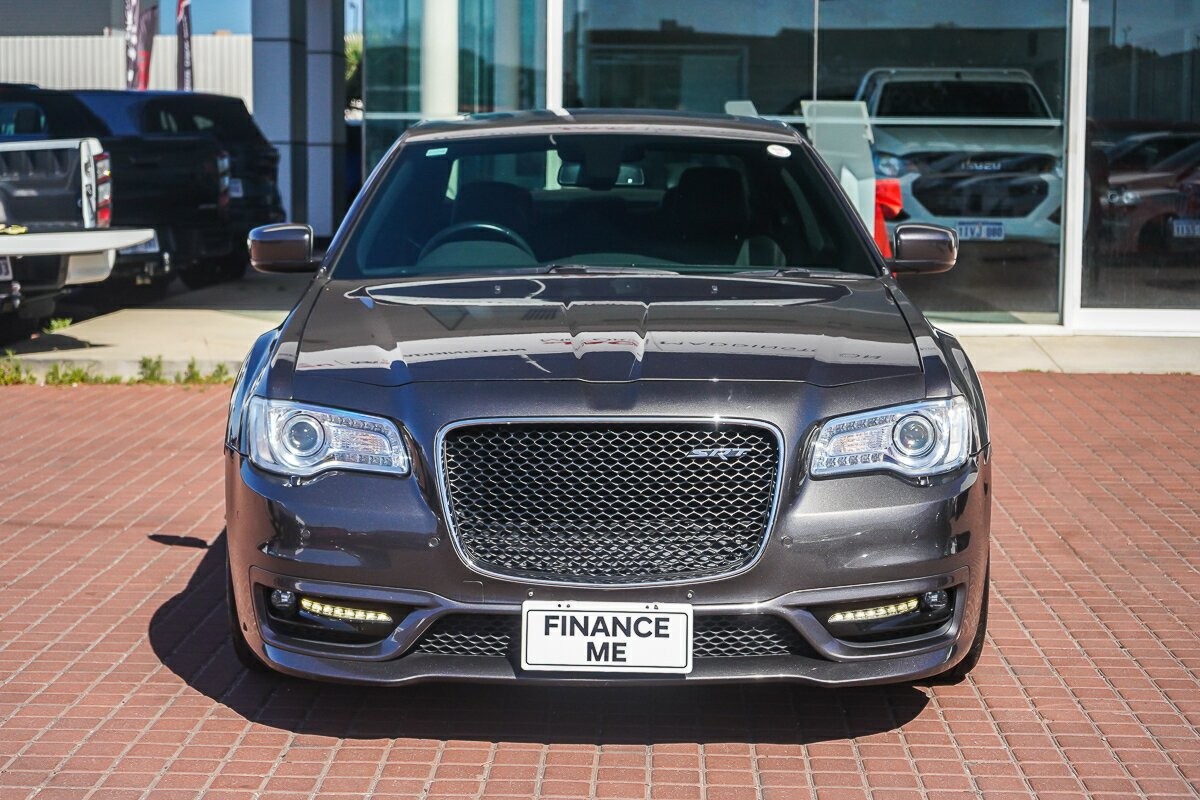 Chrysler 300 image 3