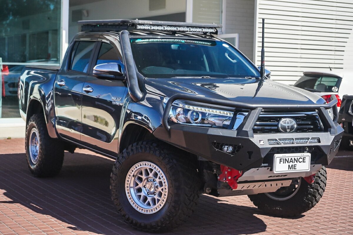 Toyota Hilux image 1