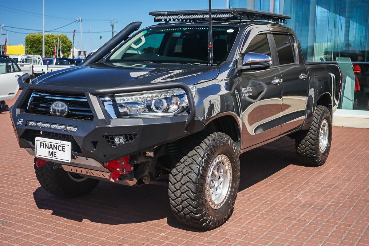 Toyota Hilux image 4