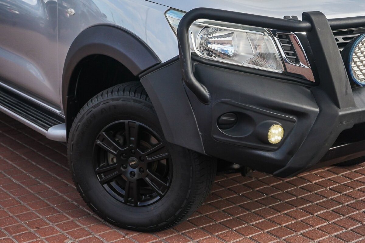 Nissan Navara image 2