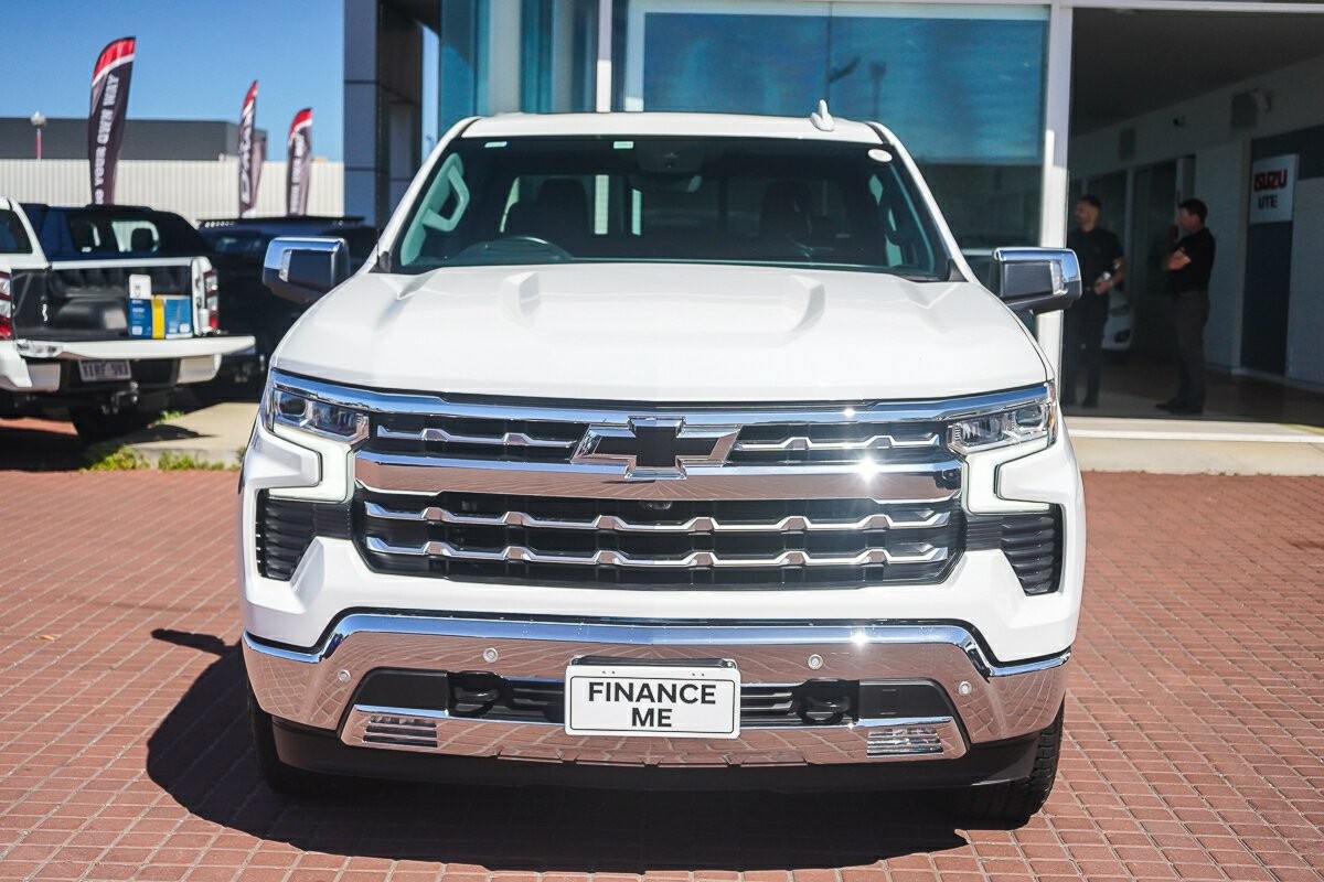 Chevrolet Silverado image 3